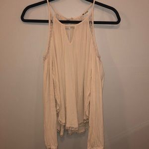 Cold shoulder top - Lace - Detailing